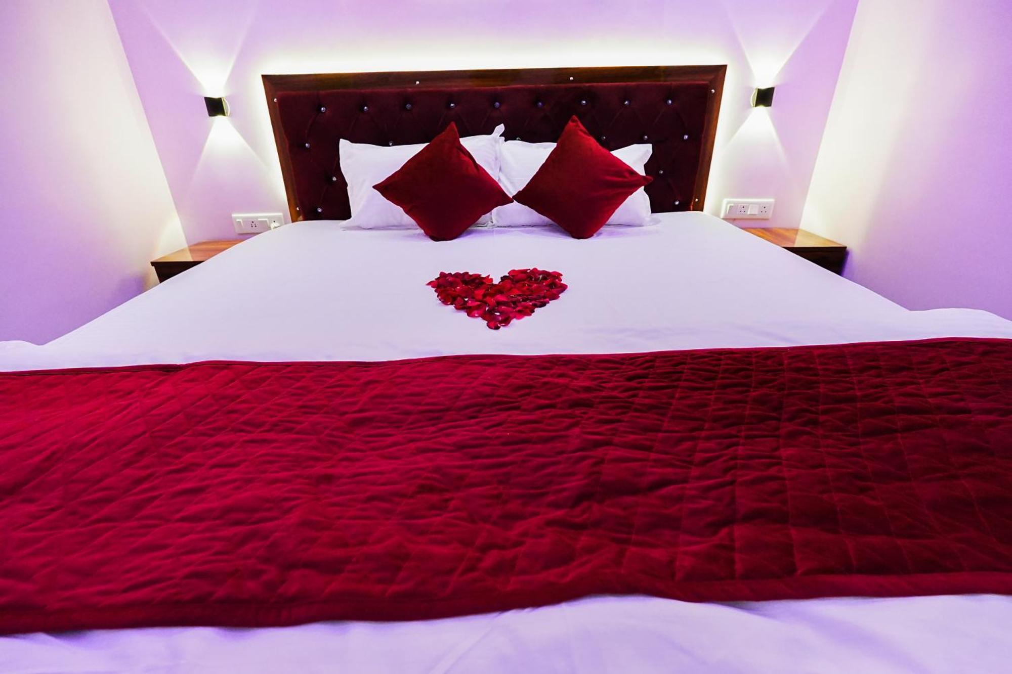 Hotel Rj Patna  Bagian luar foto